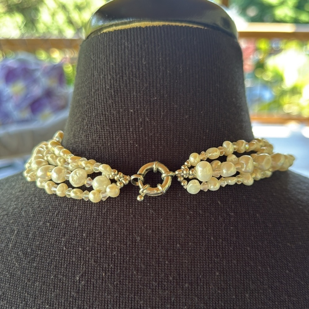 Faux Pearl Fashion Necklace - Picture 3 of 5